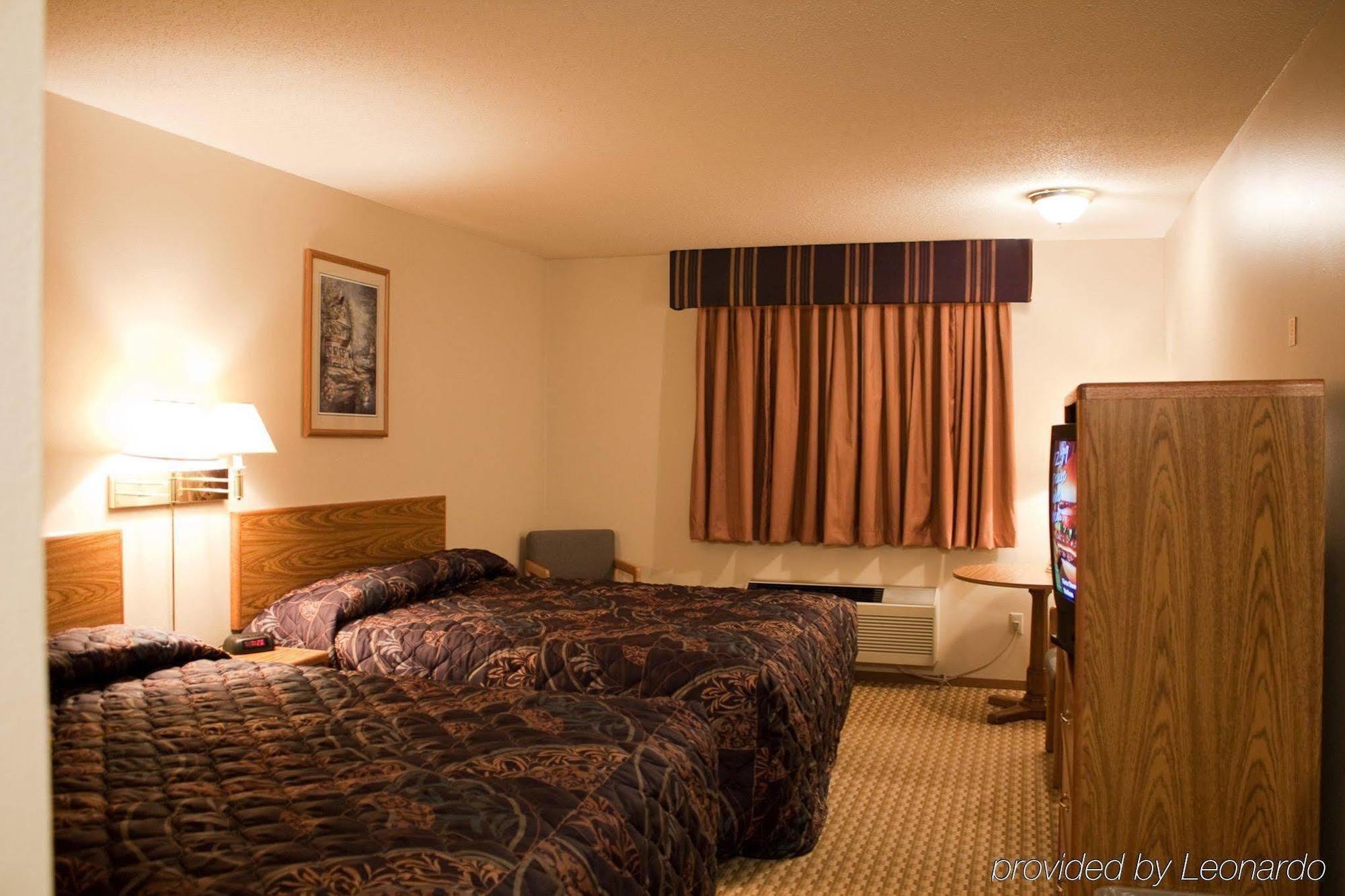 Prairie Inn Vermillion Exterior photo